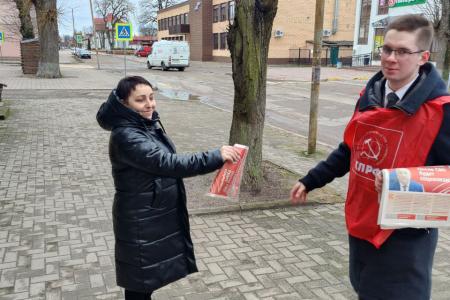 Десант из коммунистов и комсомольцев высадился в город Славск Калининградской области