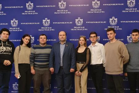 Рязанские коммунисты встретились со студентами