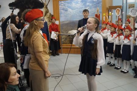 Торжественная линейка, посвященная 100-летию пионерии Якутии
