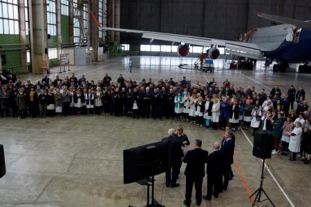 Депутат Госдумы Сергей Гаврилов поздравил ветерана Воронежского авиастроения Анатолия Супонецкого с 80-летием