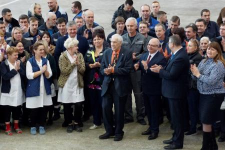 Депутат Госдумы Сергей Гаврилов поздравил ветерана Воронежского авиастроения Анатолия Супонецкого с 80-летием