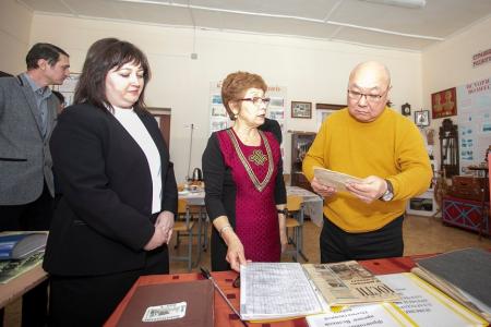 Заместитель Председателя Народного Хурала, руководитель фракции КРО КПРФ в парламенте Калмыкии Николай Нуров провел встречу с коллективом Вознесеновской средней школы
