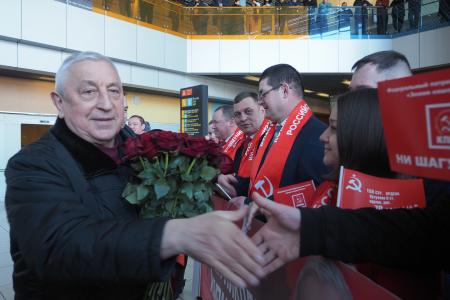 Уральцы песней встретили Николая Харитонова и Юрия Афонина