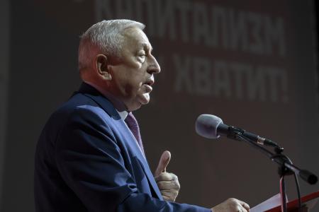В Екатеринбурге Николай Харитонов предложил ограничить тарифы на услуги ЖКХ