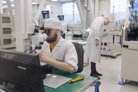12 февраля кандидат в Президенты от КПРФ Николай Харитонов работает в Калуге