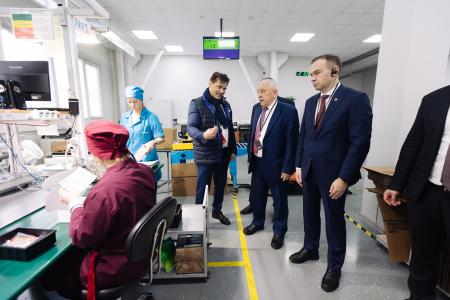 12 февраля кандидат в Президенты от КПРФ Николай Харитонов работает в Калуге