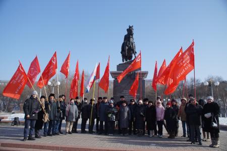 Коммунисты Бурятии провели акцию, посвященную   106-ой годовщине со дня рождения Рабоче-Крестьянской Красной Армии