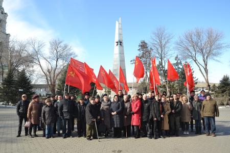 Астраханские коммунисты отметили 106-ю годовщину создания Красной Армии