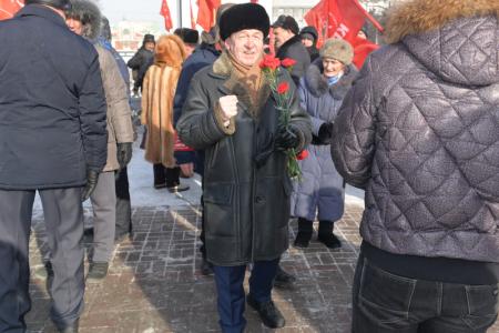 В Новосибирске отметили День Советской армии шествием и митингом
