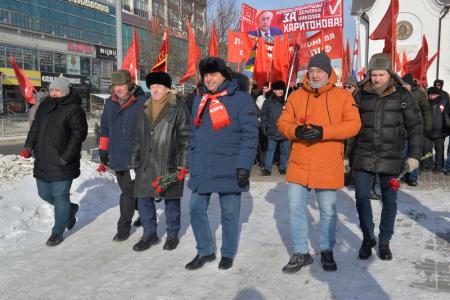 В Новосибирске отметили День Советской армии шествием и митингом