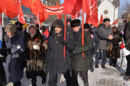 В Новосибирске отметили День Советской армии шествием и митингом