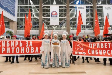 Кандидат в Президенты от КПРФ Николай Харитонов прибыл с рабочим визитом в Красноярск
