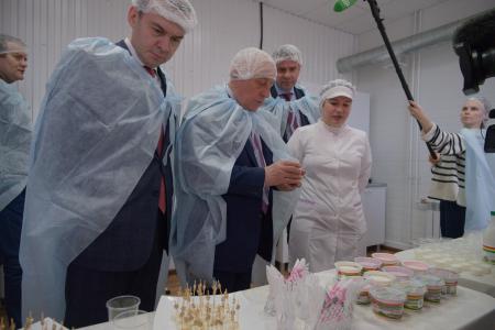 Кандидат в Президенты России от КПРФ Николай Харитонов посетил агропромышленное предприятие АО «Солгон» в Красноярском крае