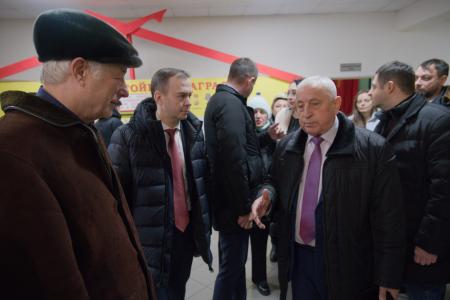 Кандидат в Президенты России от КПРФ Николай Харитонов посетил агропромышленное предприятие АО «Солгон» в Красноярском крае