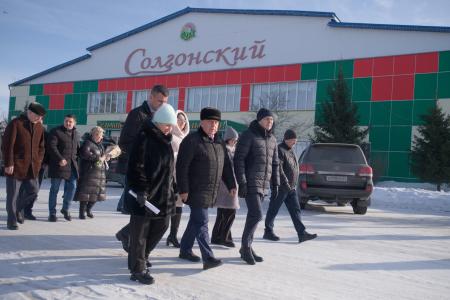 Кандидат в Президенты России от КПРФ Николай Харитонов посетил агропромышленное предприятие АО «Солгон» в Красноярском крае