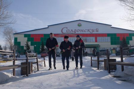 Кандидат в Президенты России от КПРФ Николай Харитонов посетил агропромышленное предприятие АО «Солгон» в Красноярском крае