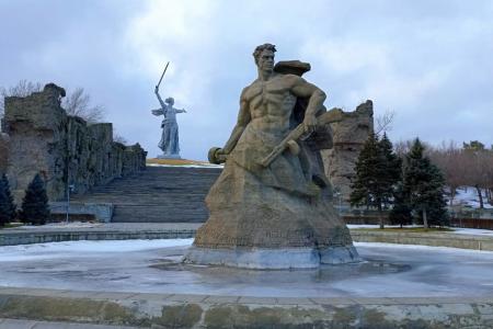 В Сталинградском обкоме КПРФ встретили товарищей из Астраханской области