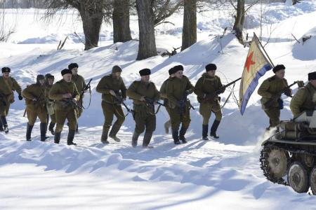 В Самарской области состоялась масштабная военно-историческая реконструкция «Линия фронта», приуроченная к 80-летию Ленинградско-Новгородской наступательной операции
