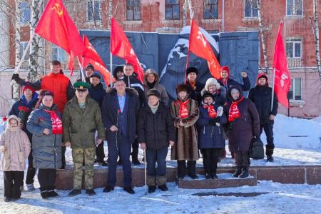 Коммунисты Самарской области отметили 106-ю годовщину создания Красной Армии