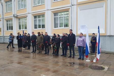 Крым: В пгт Черноморское открыли мемориальную доску коммунисту Павлу Геращенко