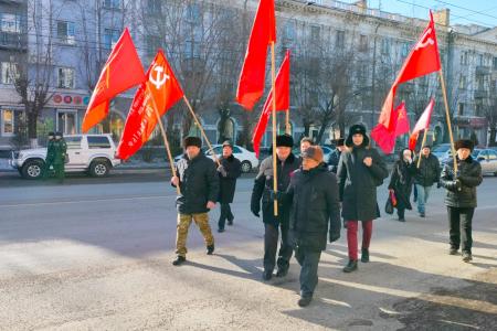 Коммунисты Забайкалья почтили память героев в 106-ю годовщину Красной Армии