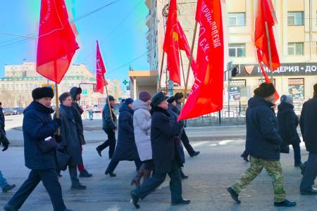 Коммунисты Забайкалья почтили память героев в 106-ю годовщину Красной Армии