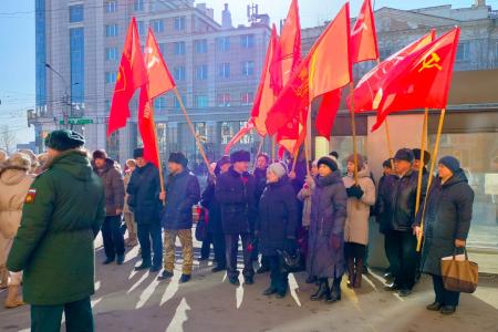Коммунисты Забайкалья почтили память героев в 106-ю годовщину Красной Армии