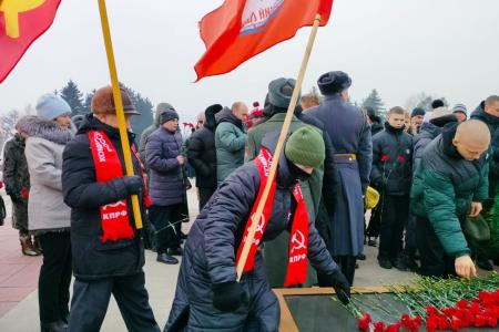Коммунисты Забайкалья почтили память героев в 106-ю годовщину Красной Армии