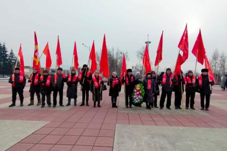 Коммунисты Забайкалья почтили память героев в 106-ю годовщину Красной Армии