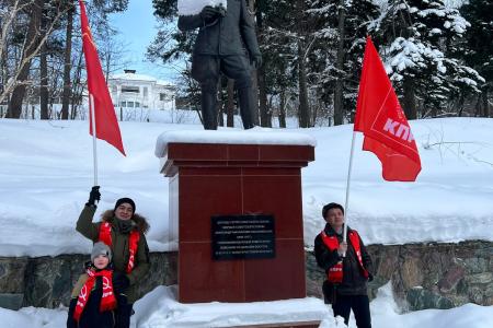 День Советской Армии и Военно-Морского Флота на Сахалине