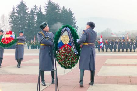 Коммунисты Забайкалья почтили память героев в 106-ю годовщину Красной Армии