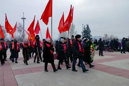 Коммунисты Забайкалья почтили память героев в 106-ю годовщину Красной Армии
