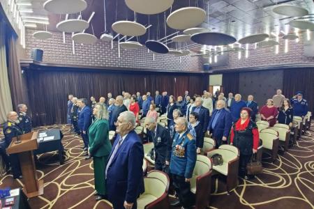 Калининградские коммунисты поздравили Совет ветеранов с Днем Красной Армии и Военно-Морского Флота