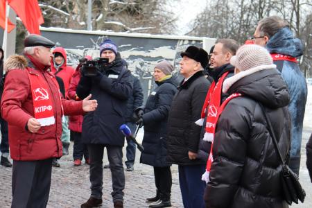 Кандидат в Президенты от КПРФ Николай Харитонов в Ярославле призвал заняться восстановлением хлопководства и станкостроения
