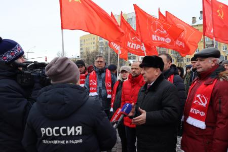 Кандидат в Президенты от КПРФ Николай Харитонов в Ярославле призвал заняться восстановлением хлопководства и станкостроения