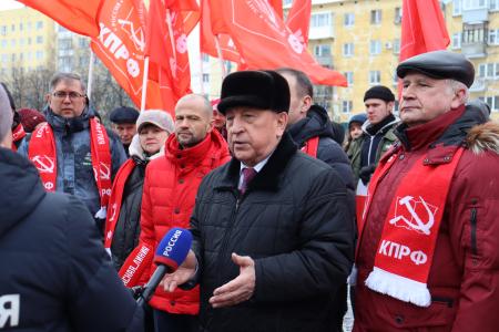 Кандидат в Президенты от КПРФ Николай Харитонов в Ярославле призвал заняться восстановлением хлопководства и станкостроения