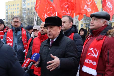 Кандидат в Президенты от КПРФ Николай Харитонов в Ярославле призвал заняться восстановлением хлопководства и станкостроения