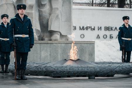Рязанские депутаты-коммунисты приняли участие в церемонии возложения цветов в память о защитниках Отечества