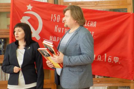 В Воронеже депутат Госдумы Сергей Гаврилов презентовал книгу о героизме мирных жителей во время Великой Отечественной войны