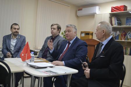 Депутаты-коммунисты Воронежской областной Думы отчитываются перед избирателями