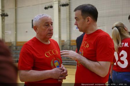«КПРФ! Спорт! Победа!». Н.М. Харитонов и Г.А. Зюганов посетили тренировку и матч с участием команды КПРФ по мини-футболу