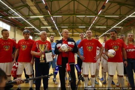 «КПРФ! Спорт! Победа!». Н.М. Харитонов и Г.А. Зюганов посетили тренировку и матч с участием команды КПРФ по мини-футболу