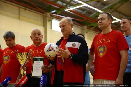 «КПРФ! Спорт! Победа!». Н.М. Харитонов и Г.А. Зюганов посетили тренировку и матч с участием команды КПРФ по мини-футболу