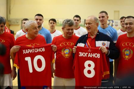 «КПРФ! Спорт! Победа!». Н.М. Харитонов и Г.А. Зюганов посетили тренировку и матч с участием команды КПРФ по мини-футболу