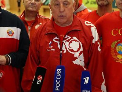 «КПРФ! Спорт! Победа!». Н.М. Харитонов и Г.А. Зюганов посетили тренировку и матч с участием команды КПРФ по мини-футболу