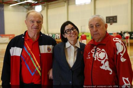 «КПРФ! Спорт! Победа!». Н.М. Харитонов и Г.А. Зюганов посетили тренировку и матч с участием команды КПРФ по мини-футболу