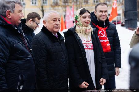 12 февраля кандидат в Президенты от КПРФ Николай Харитонов работает в Калуге