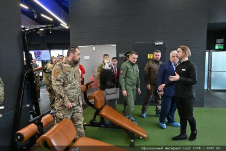 Г.А. Зюганов и Н.М. Харитонов встретились с участниками СВО в совхозе имени Ленина