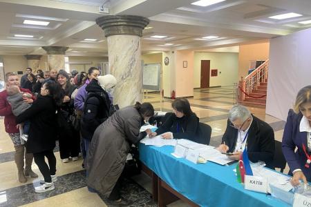 Александр Ющенко выступил международным наблюдателем на внеочередных президентских выборах в Азербайджане