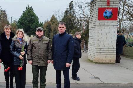 Херсонские коммунисты почтили память воинов-афганцев